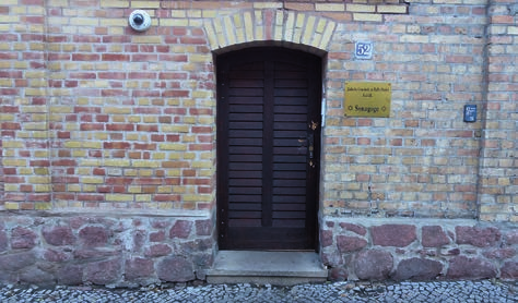 Die beschädigte Tür der Synagoge von Halle | Foto: Amadeu Antonio Stiftung