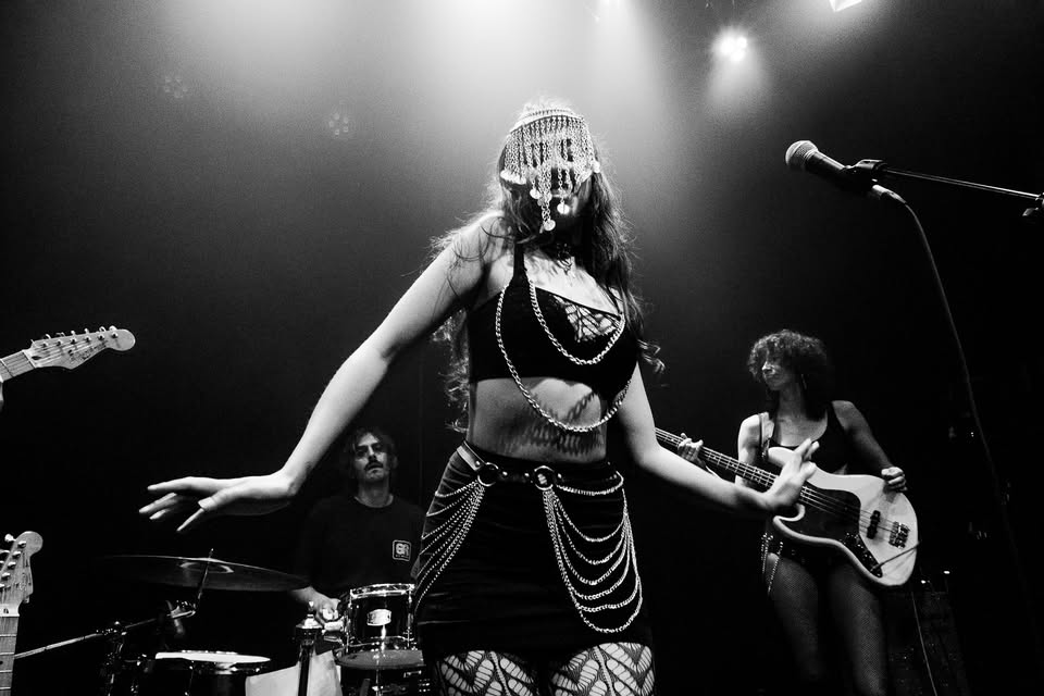 BELLA & THE BIZARRE