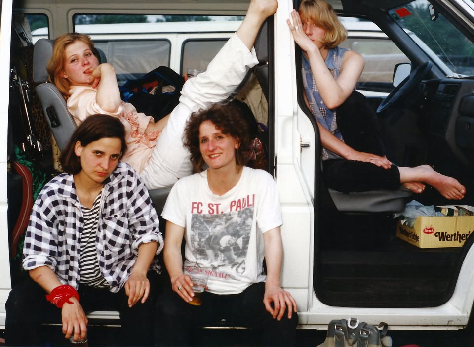 DIE BRAUT HAUT INS AUGE 