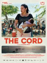 Das Poster zum Film: Eine Frau mit einem Baby auf dem Arm. Im Hintergrund eine Gruppe Frauen auf Plastikstühlen unter Bäumen
